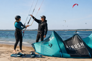 Kurs kitesurfingu od podstaw — pakiet 4 godzin